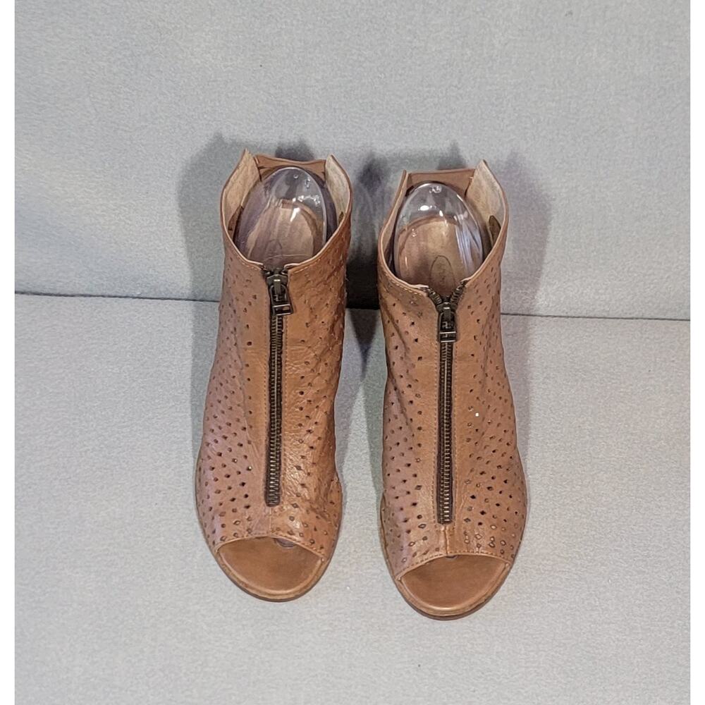 Sheridan Mia Leather Perforated Heeled Sandals 38 7.5
